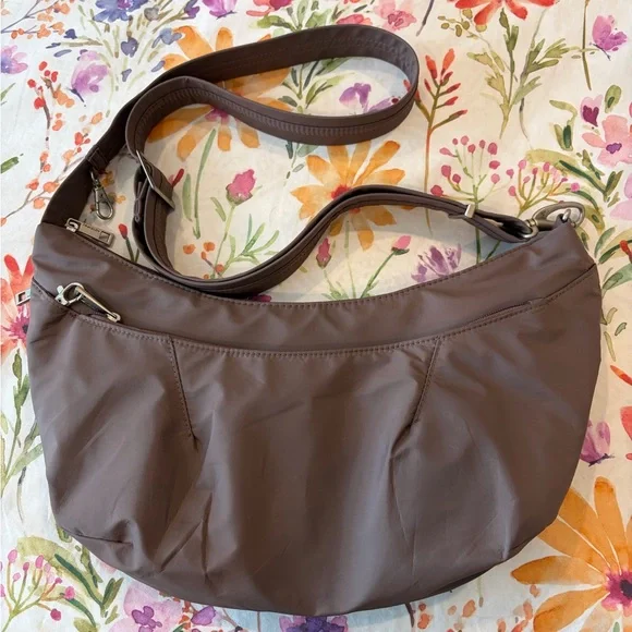 Travelon Crescent bag - Picture 1 of 13